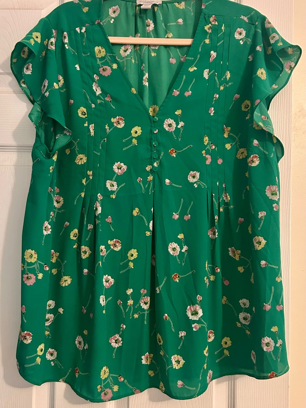 Carolina Belle Green Floral V-Neck Flutter Sleeve Blouse